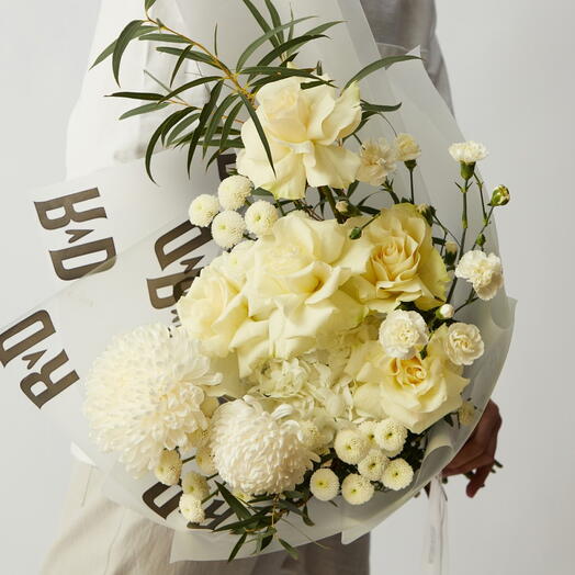 Букет из хризантемы и розы Dozen mid 21