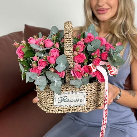 Композиция "Нежные кустовые розы"