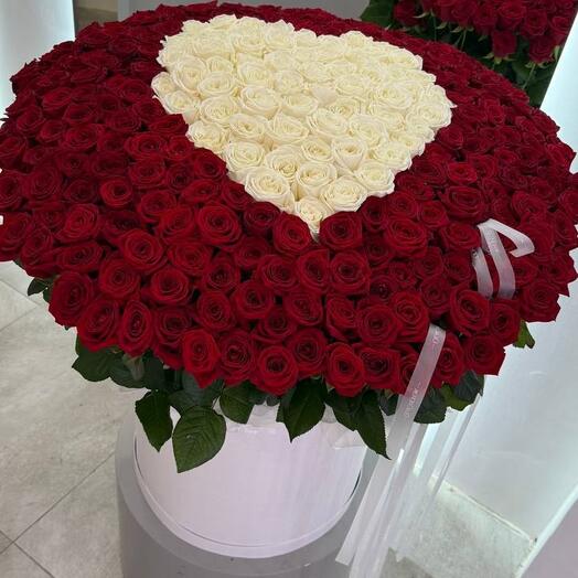 Цветы в коробке - сердце ♥️