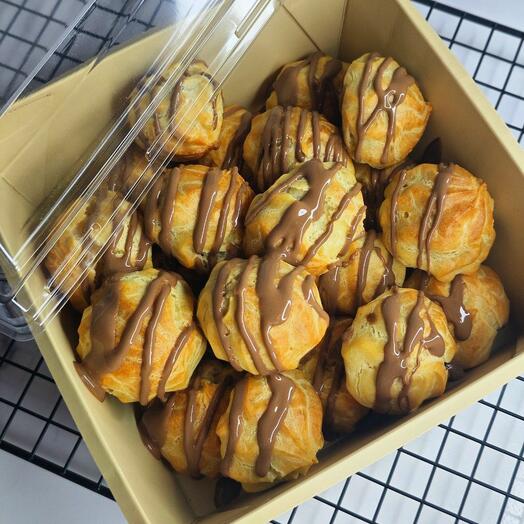 Профитроли с заварным кремом  20 шт