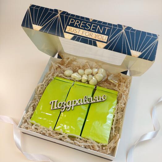 Подарок Present just for you Набор из 3 шт ароматизированных  чаев, драже "клубника в шоколаде"