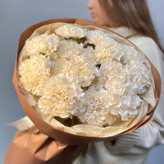 Букет из 15 кремовых диантусов