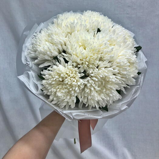 Buket od belih hrizanteme