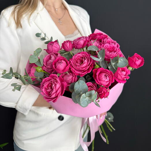 Букет из 5 кустовых пионовидных роз ♥️