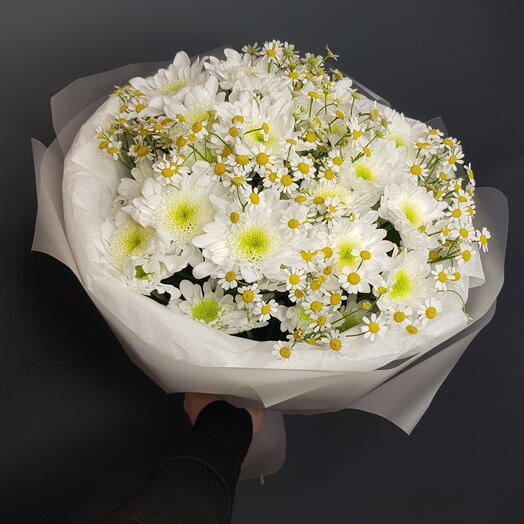 Букет из хризантем/матрикарий