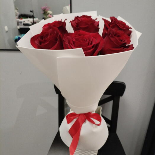 Букет из 7 красных роз 🌹