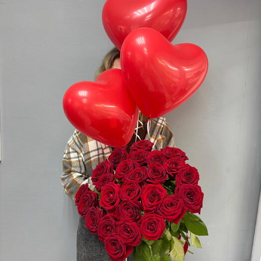 15 красных роз и 3 шара сердце латекс доя любимой