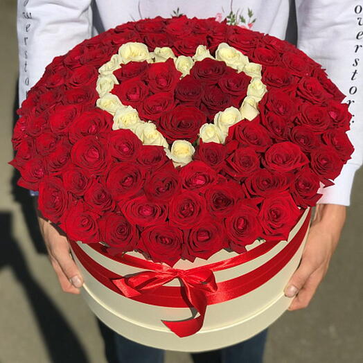 Сердце из 101 розы в коробке