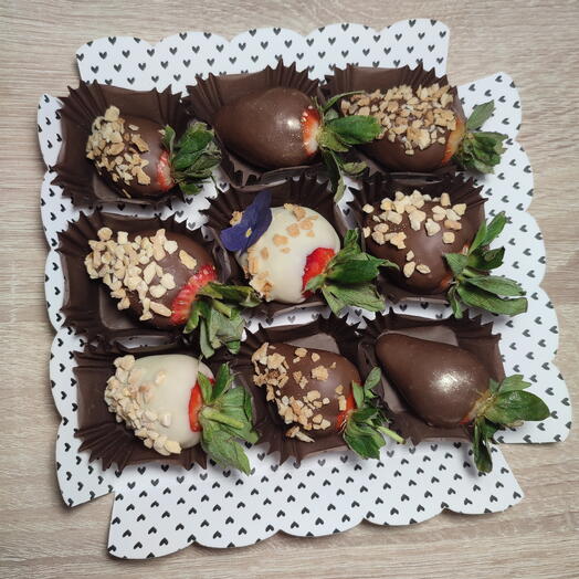 Клубника в шоколаде CHOCO LOVE 9 шт