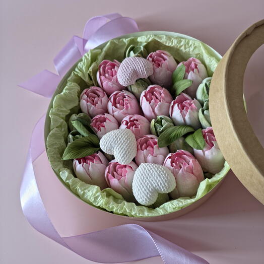 Зефирные тюльпаны в круглой коробке