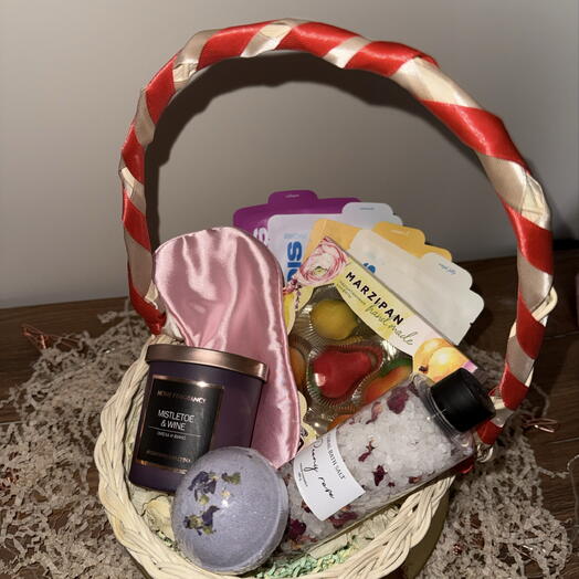 Подарочная корзина для любимой