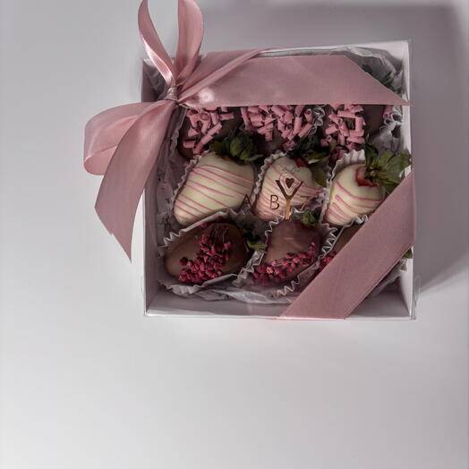 набор клубники в шоколаде Callebaut