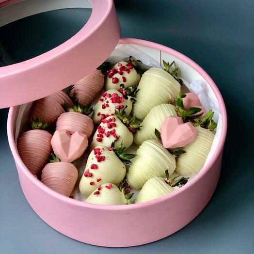 Strawberries in a round box