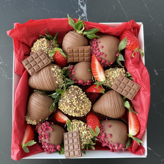 Клубника в шоколаде (Callebaut молочный шоколад)