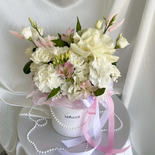 Нежная композиция в шляпной коробке🎀