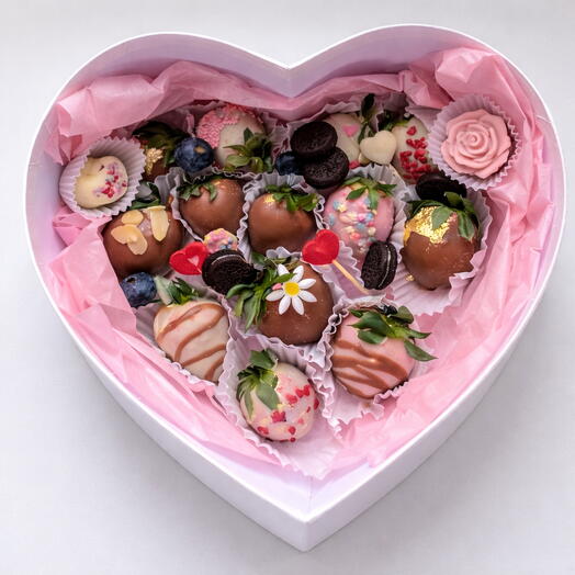Chocolate-covered strawberries Set "Heart with Oreo" mini-2