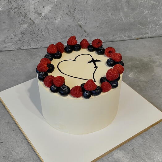 Торт с рисунком "Сердечко, самолет"