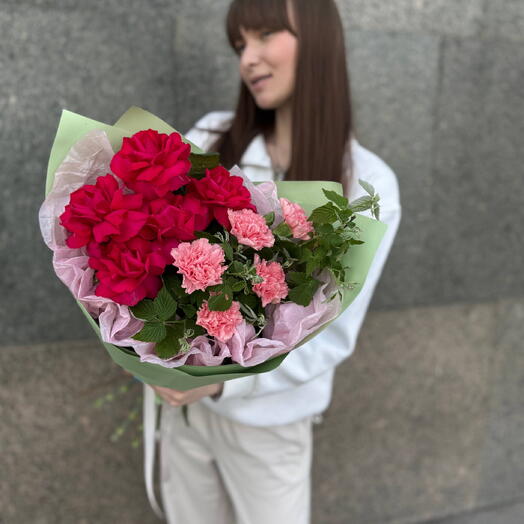 Букет «МАЛИНОВЫЙ СОК» 🍹🌹 из французских роз кустов малины и диантусов