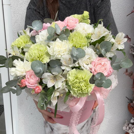 🍀Цветы в летней коробочке Bloom Room диантус, альстромерия, кустовая роза, эвкалипт