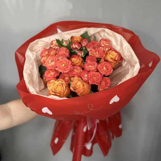 Букет из кустовых роз