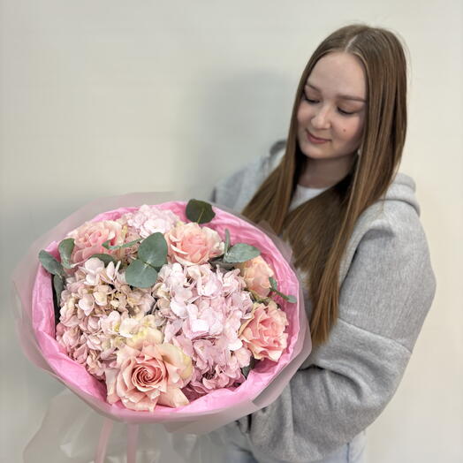 Букет розовая гортензия и французская роза