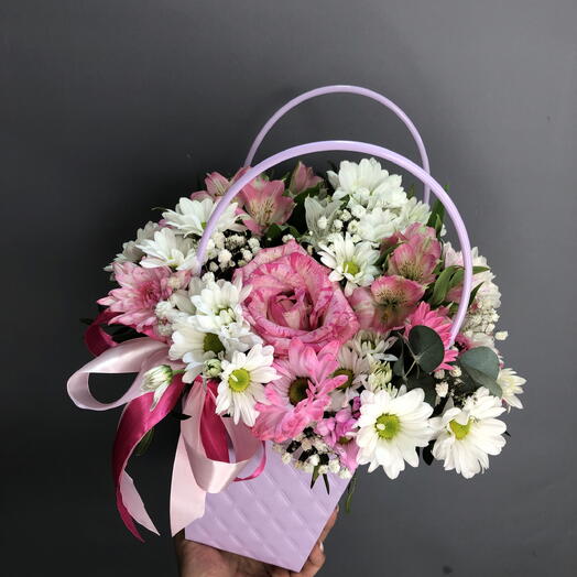 Нежная сумочка с хризантемами ,альстромериями ,розой🌸