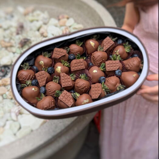 Премиальная композиция из клубники