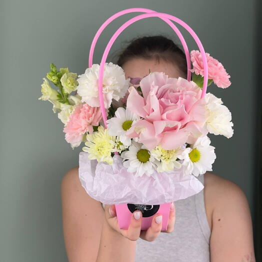 Нежная композиция с ажурной розой