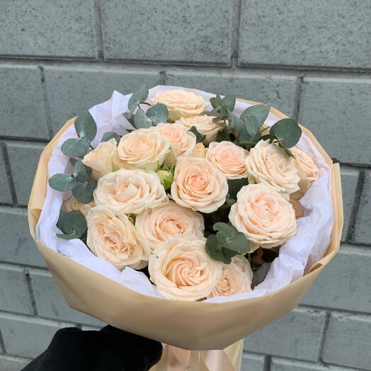 Букет из 5 кремовых кустовых роз 💛