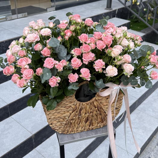 Спрей розы в корзине🌸