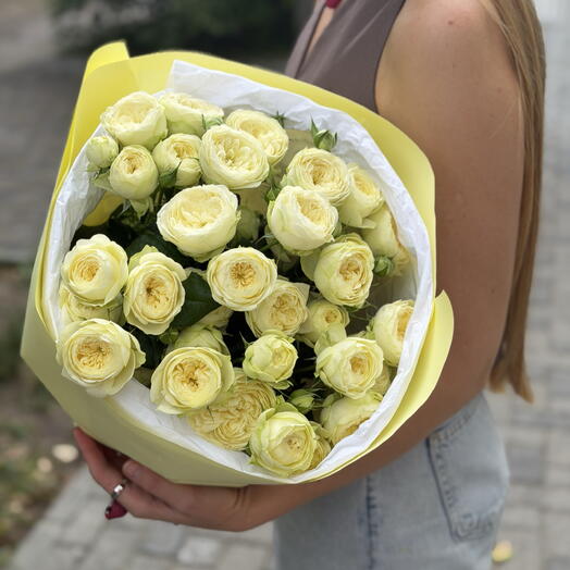 Букет из кустовых роз «Lemon