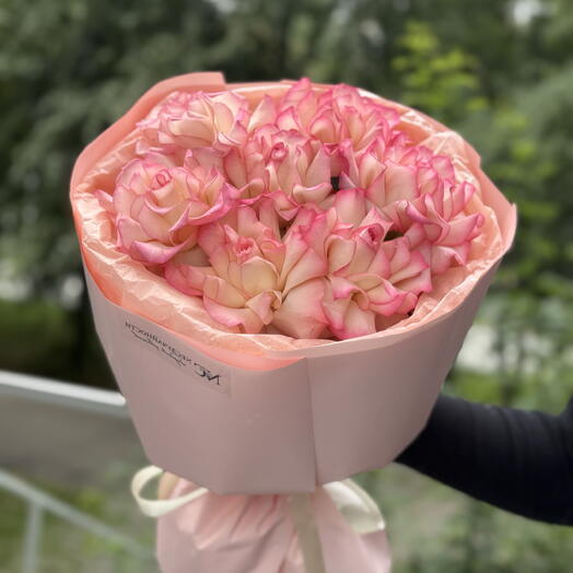 Нежный букет из 7 ажурных розочек 🌹