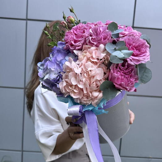 Композиция «Тихая роскошь 🎀» в шляпной коробке 🌸