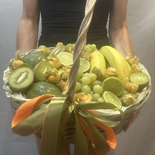 Корзина с фруктами (физалис, виноград, авокадо, бананы,груши)