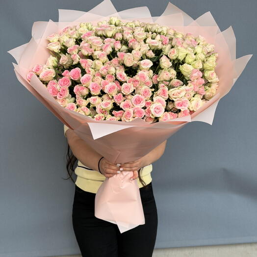 Букет из кустовых роз 🤍💗