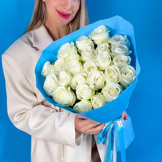 Букет 25 белых роз. Монобукет 618. Leora Flowers дом цветочной моды