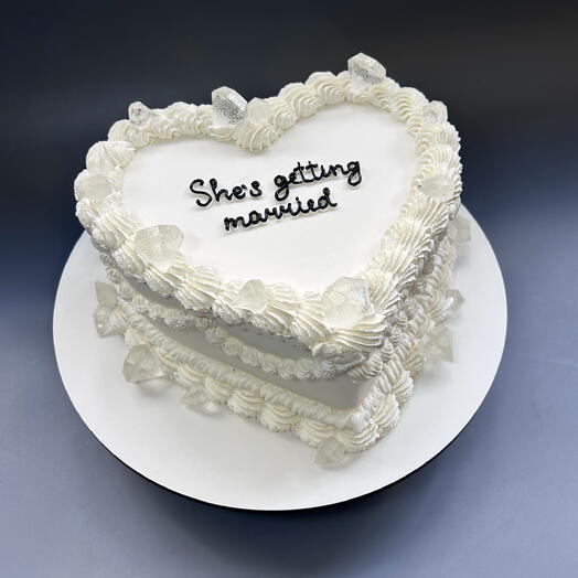 Торт на девичник с рюшами и алмазами "She s getting married" 1,5 кг