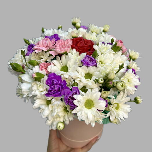 Композиция из стойких цветов