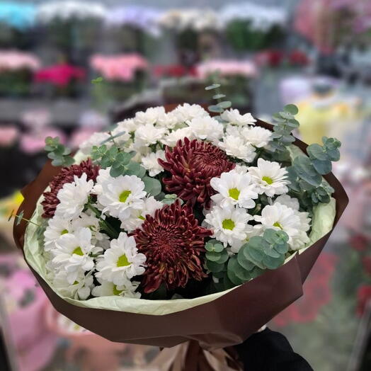 Букет с хризантемой