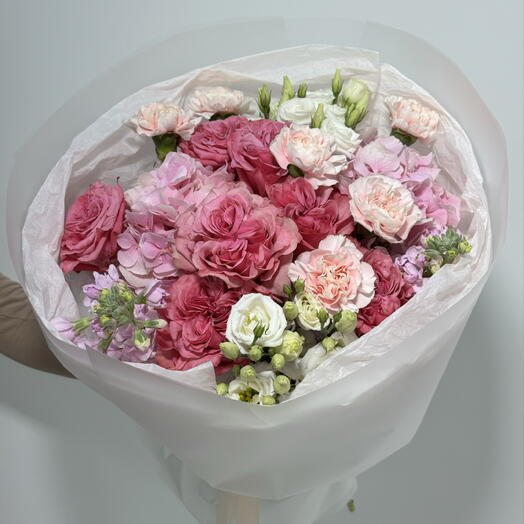 🌸🌸🌸красивый букет из гортензий, роз, эвкалипта