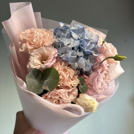 Букет из голубой гортензии и эустомы🌸💕