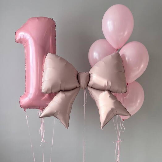 «Нежный первый праздник» — композиция из шаров с цифрой 1 и бантом 🎈🎀