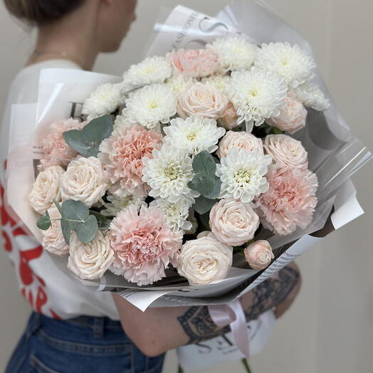Хризантема с диантусами и розами 🌸