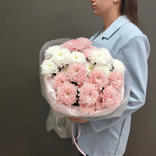 Bouquet of Chrysanthemums strawberry mousse