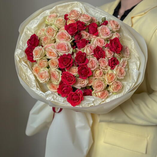 Букет из 15 кустовых роз микс 3
