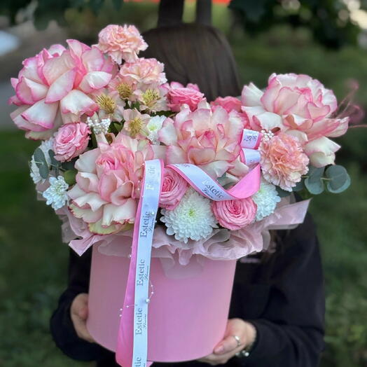 Шляпная композиция с розами