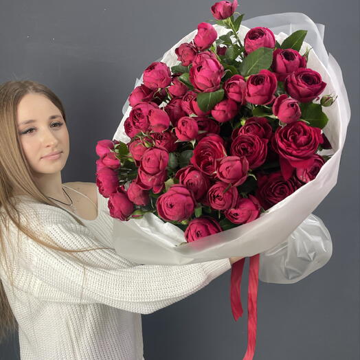 Букет розы  пионовидные кустовые Бордовые