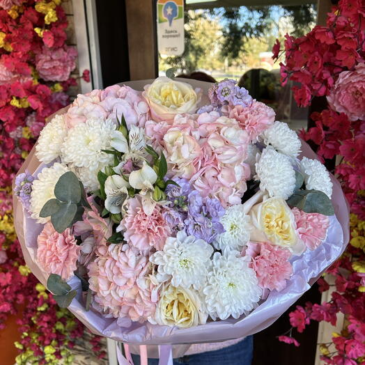 Пышный  букет с гортензией 🌸