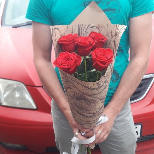 Bouquet of 5 red roses