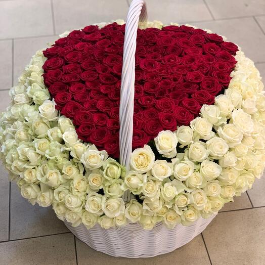 Large heart-shaped basket